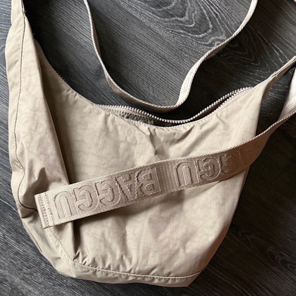 BAGGU Beige Crossbody with Logo Strap